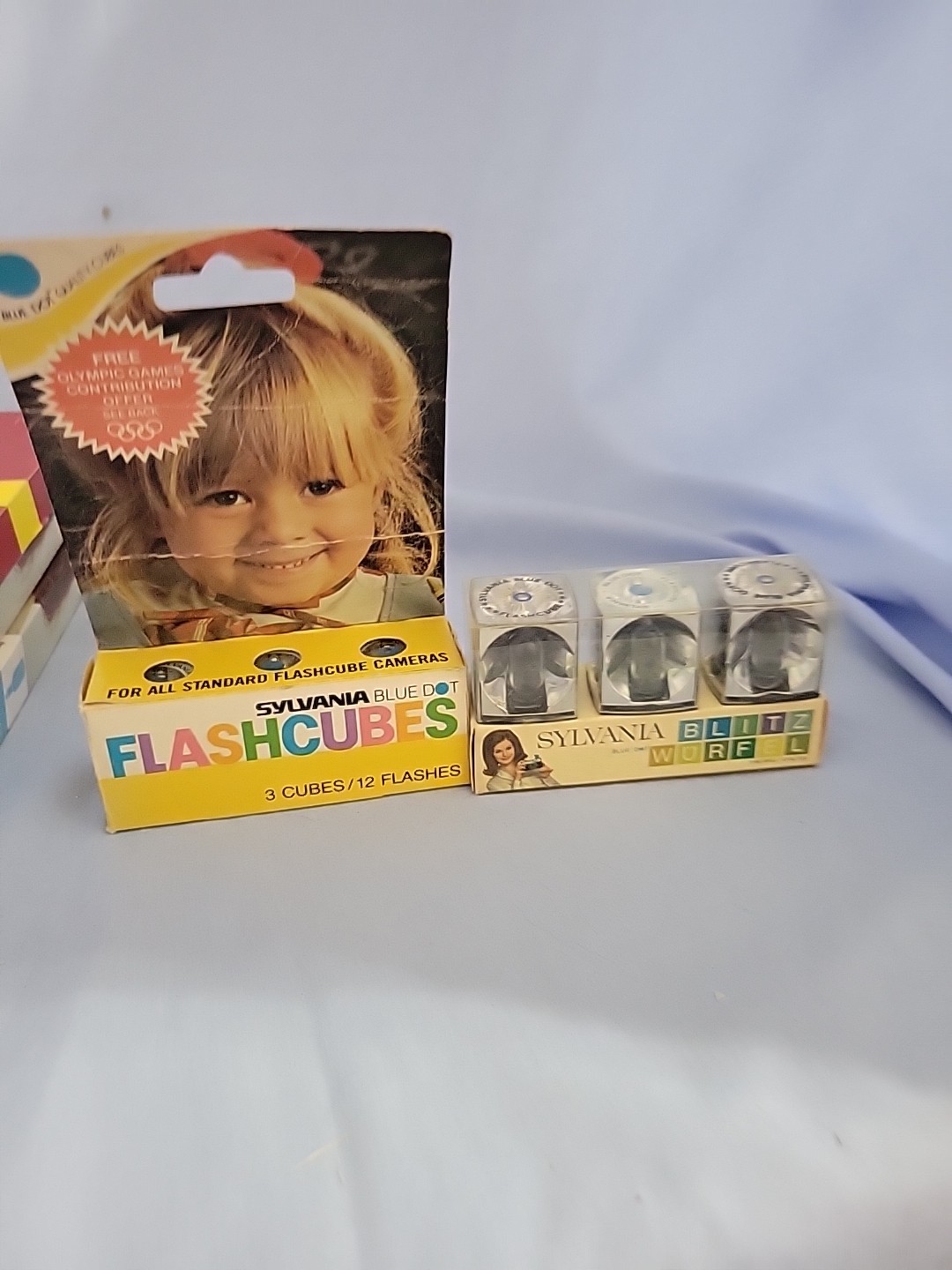 2 Sylvania Blue Dot Flash Cubes For Cameras 3 Pack Unused, 24 Flashes