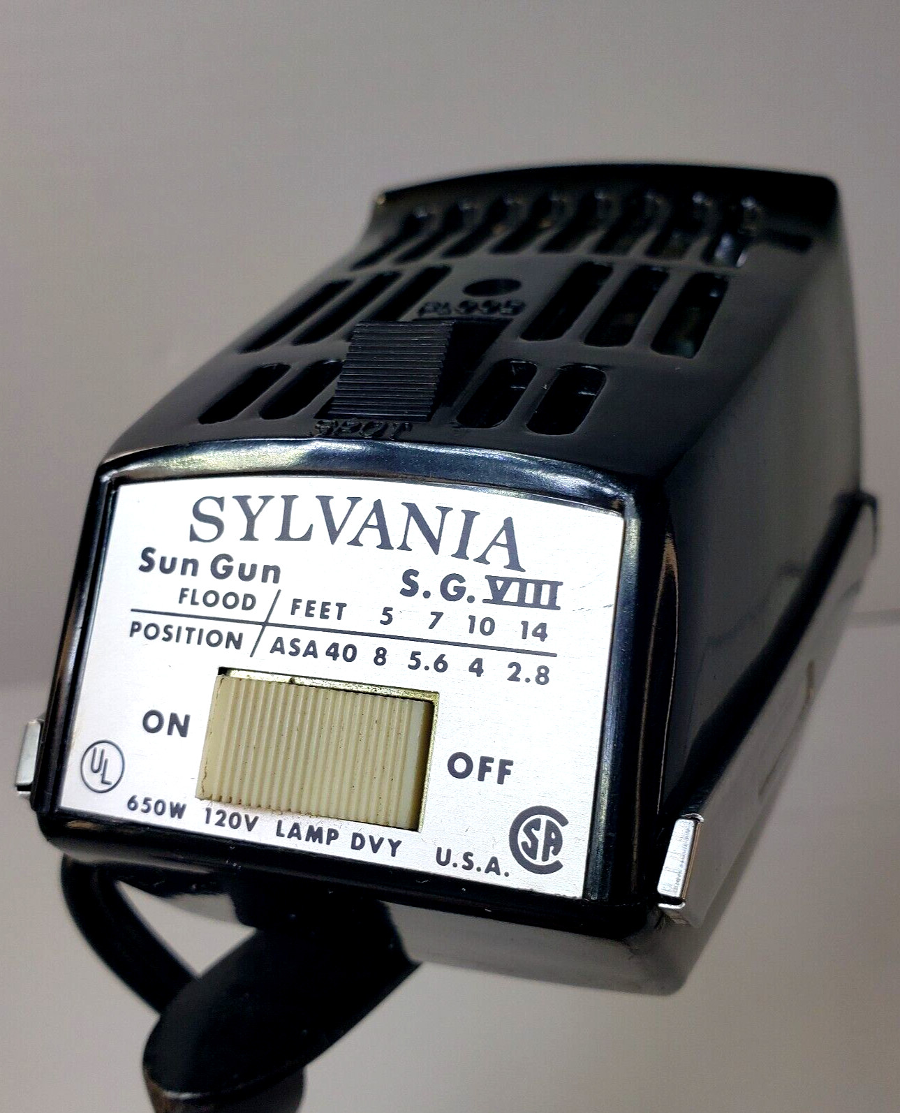Vintage Sylvania Sun Gun S.G.VIII Camera Light 650w 120v Tested Mount included