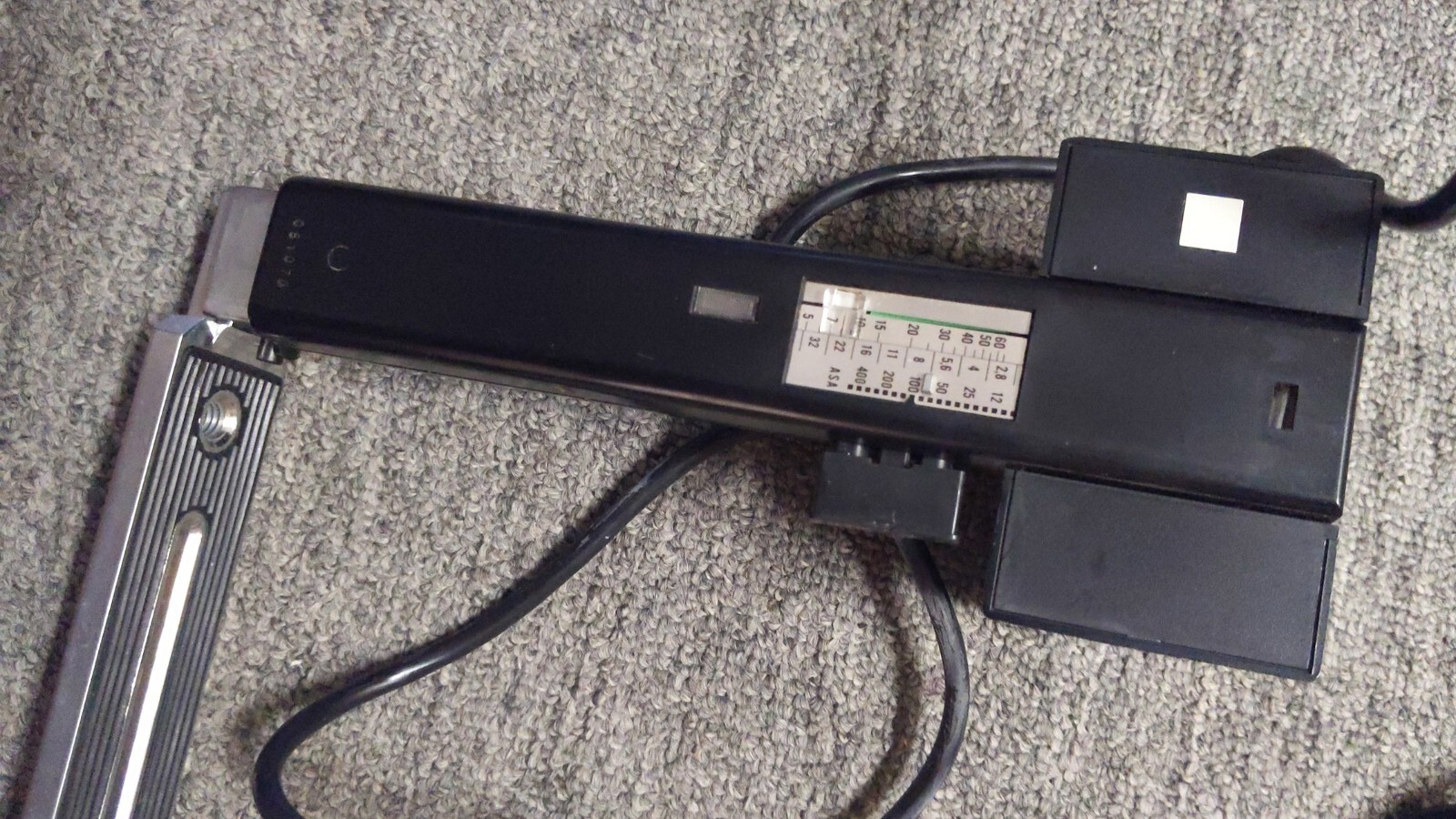 Vintage Metz 402 Flash Gun w Power Supply Case, Cable and Bracket – AS IS