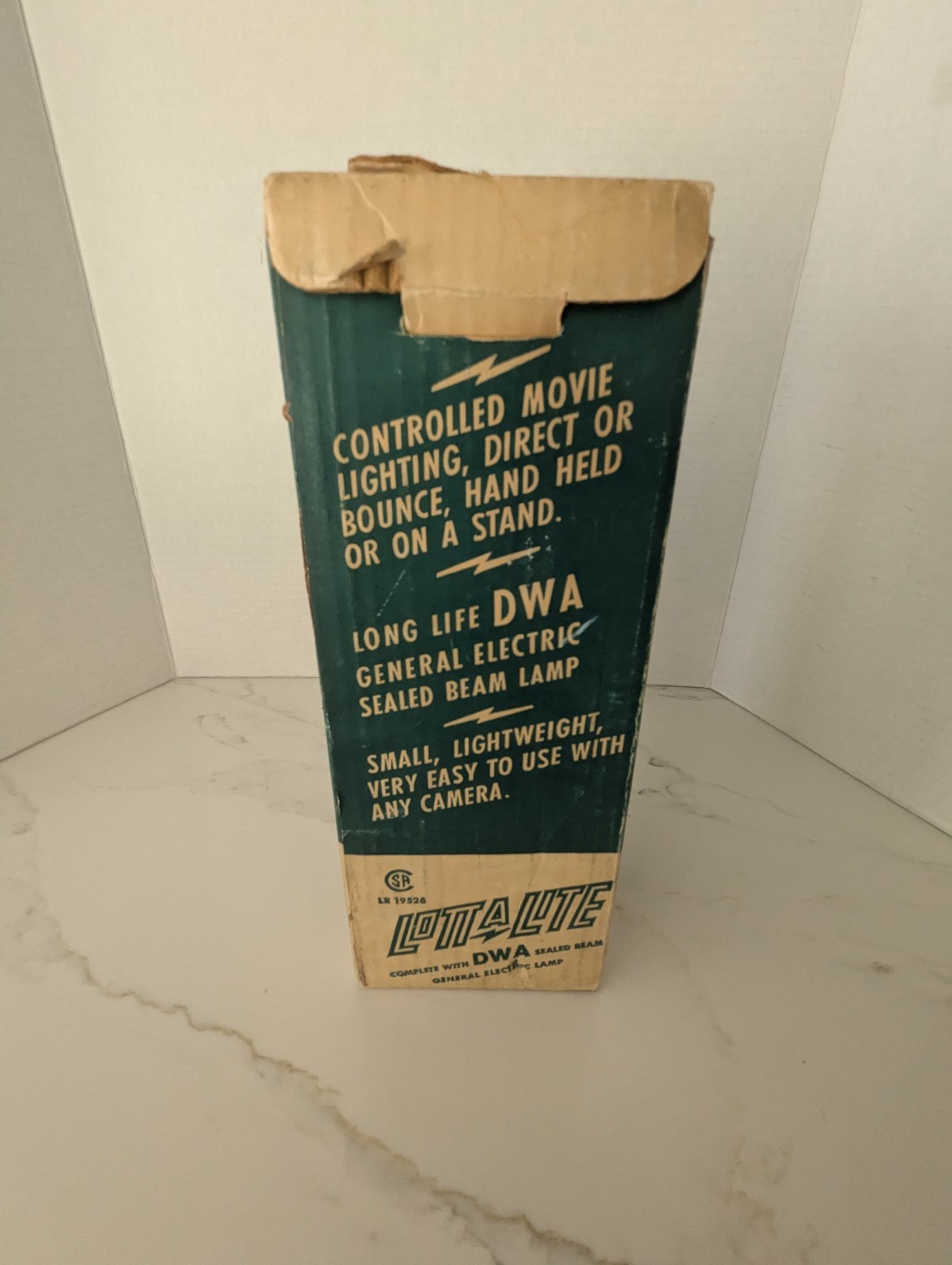 Vintage Arel Lotta-A-Lite No. 100 Controlled Movie Light w/DWA GE Sealed Lamp