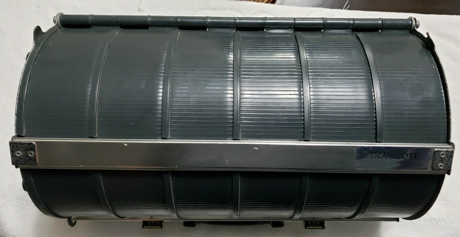 Vintage Movie Reel Storage Carry Case (Pre-Owned) 18″L by 11″W