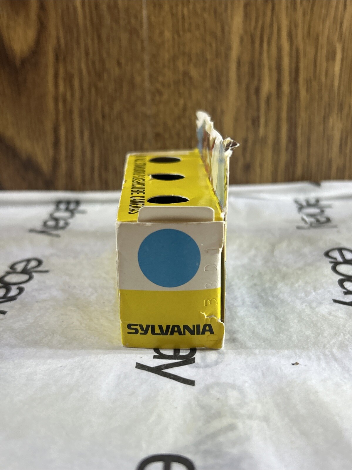 Vintage Sylvania Blue Dot Flash Cubes 3 Cubes 12 Flashes.