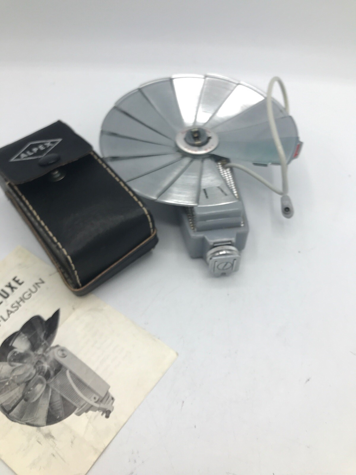 Vintage ALPEX Deluxe 4-Way B.C. Flashgun Gray Folding Leather Case manual EUC