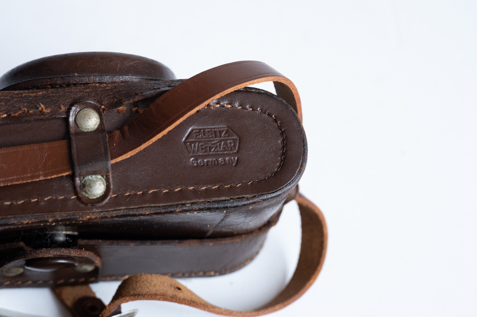 5 Vintage LEICA/Nikon/Tanack Camera Cases in good condition
