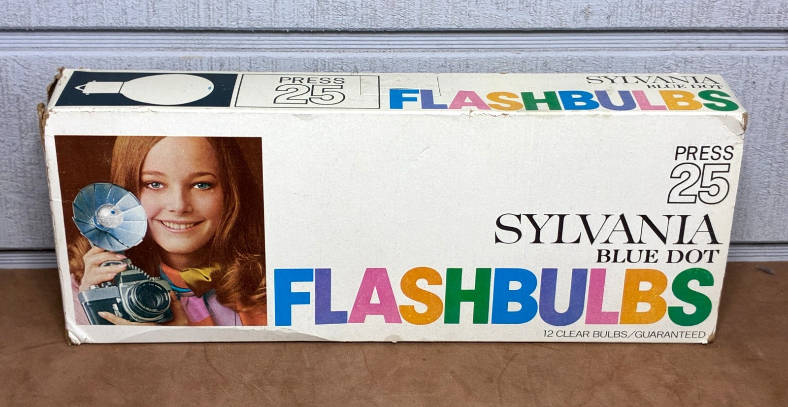 Vintage SYLVANIA Press 25 Blue Dot Flashbulbs ~ New Old Stock ~ 12 Bulbs