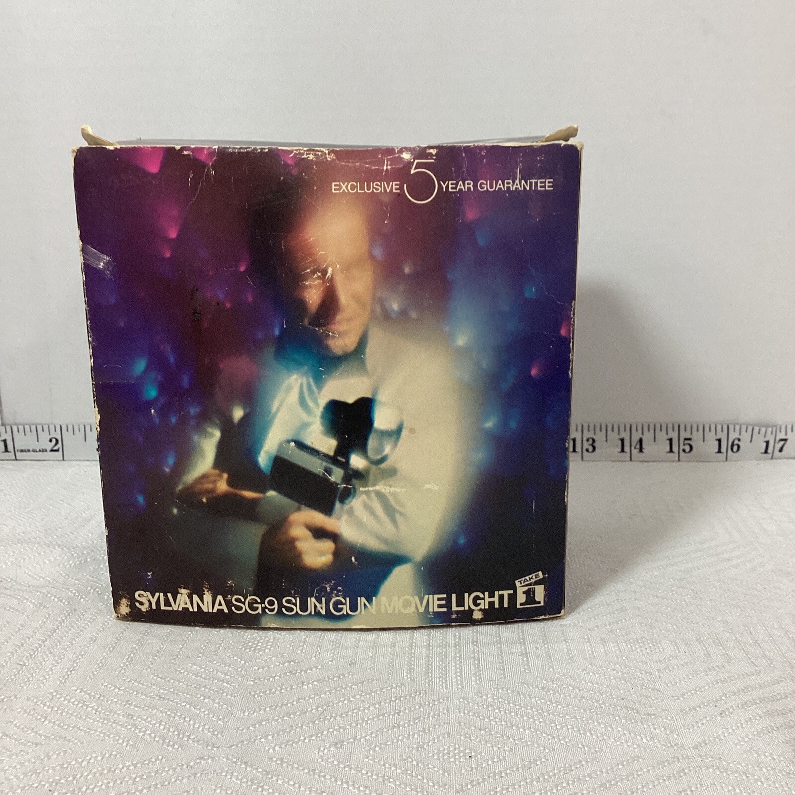Sylvania Sun Gun Movie Light Vintage SG-9 Open Box