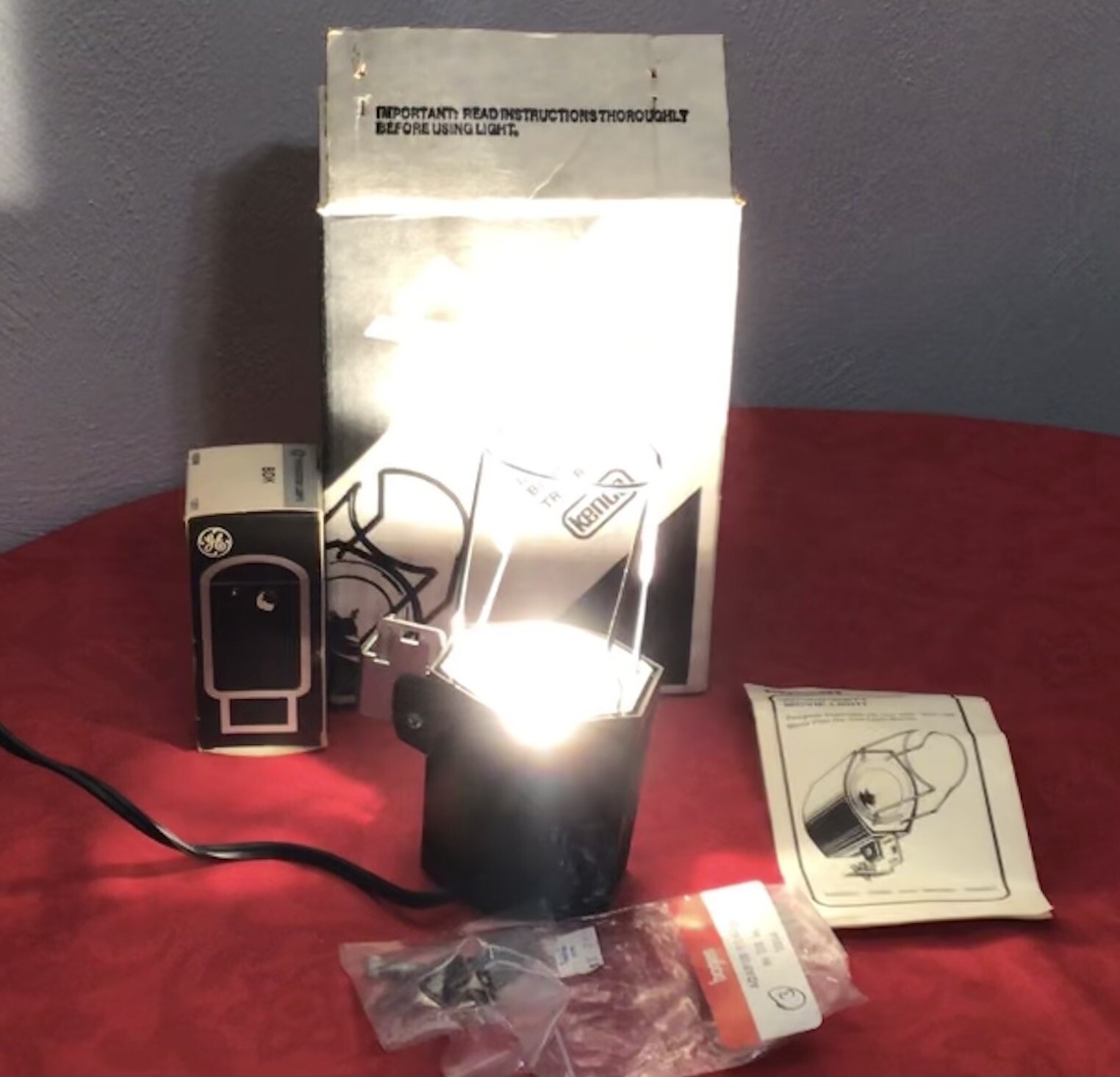 Vintage Kenco Movie Light XL 100-watt Model 3000 Top Mount Manual Original Box