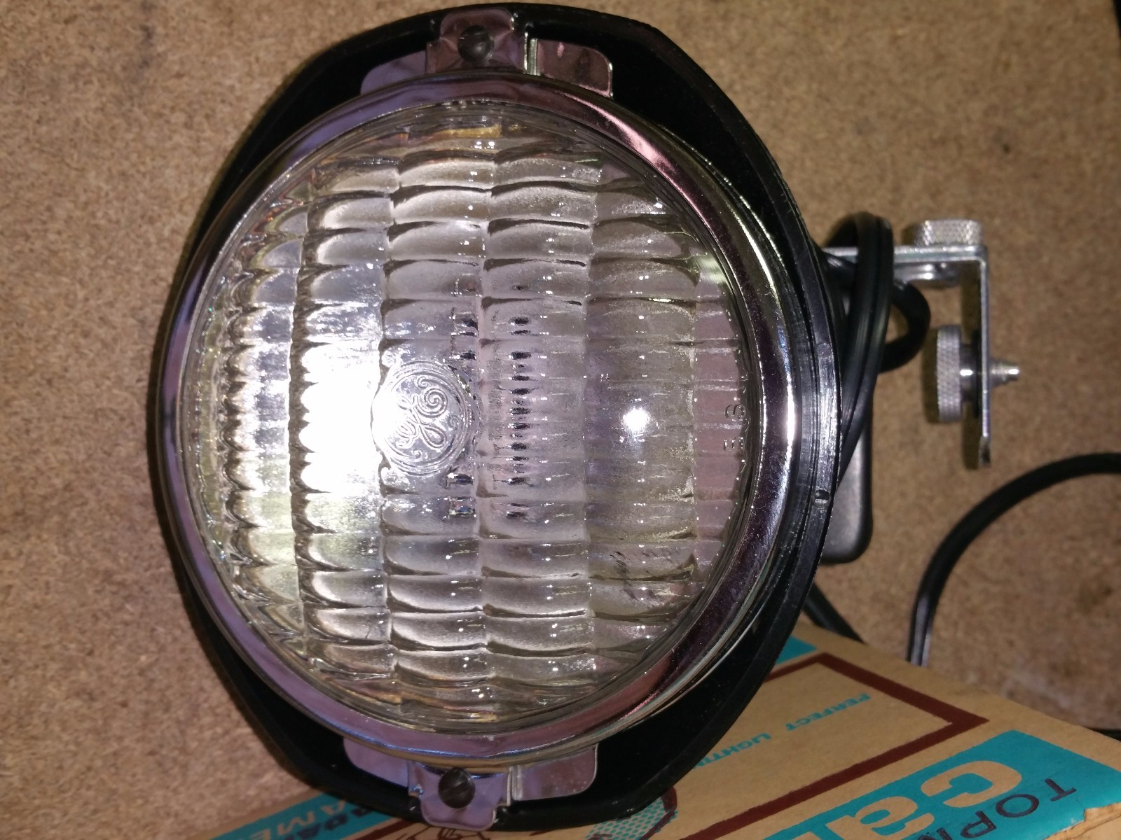 650W 120V GE ACME-LITE CAMERALITE Top Mount Light Super 8 Cameras Model 91 DWA