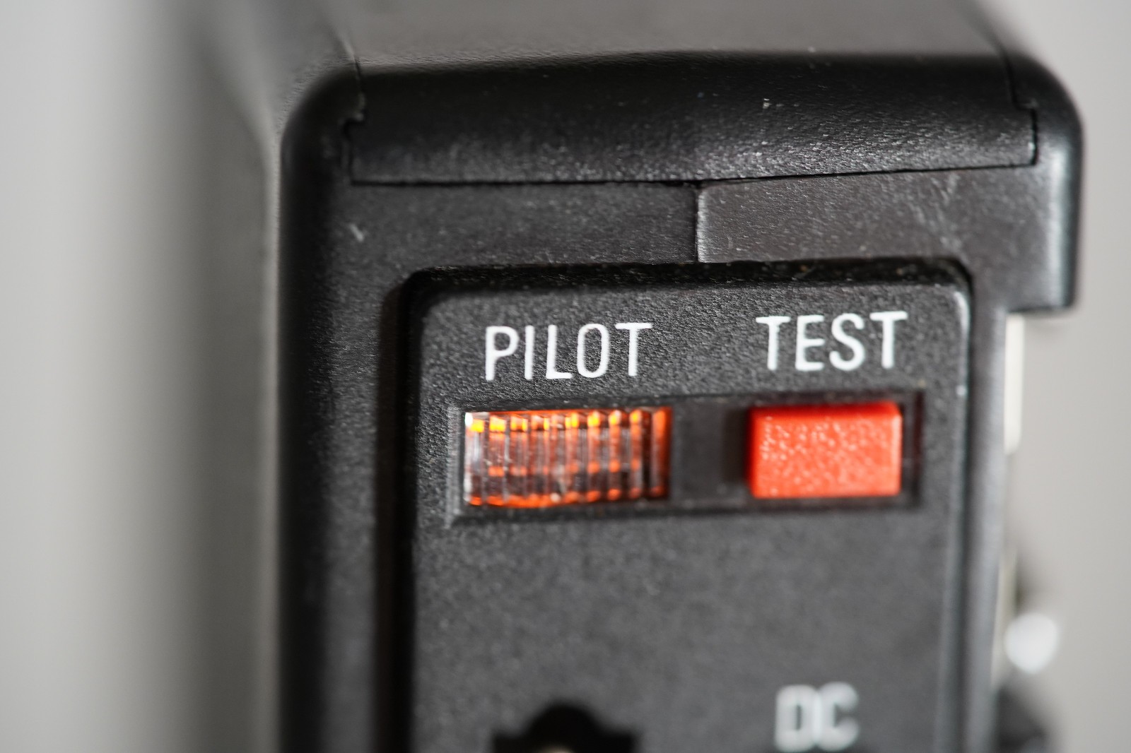 Soligor MK-10A Directional Hot Shoe Flash – Made in Japan – TESTED WORKING GOOD!