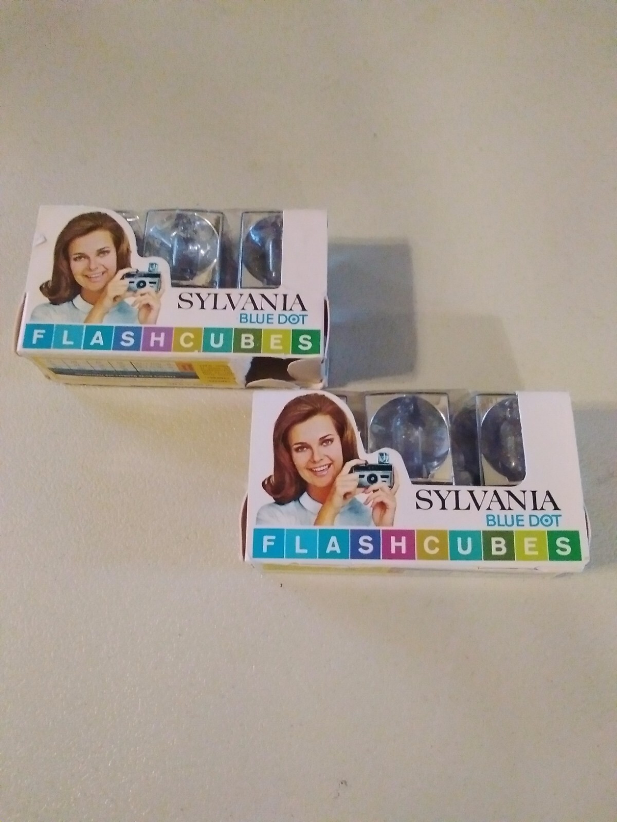 Mixed Lot Vintage Flashcubes GE And Sylvania 13 Cubes Total
