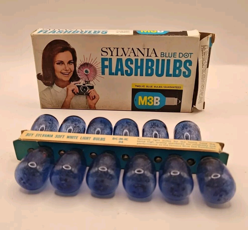 1 pack of Vintage Sylvania M3B Blue Flash Bulbs 12 in Pack