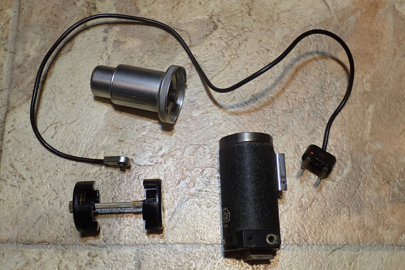 Leica Leitz Wetzlar Germany Flash 35mm Holder Camera Synchronblitzer