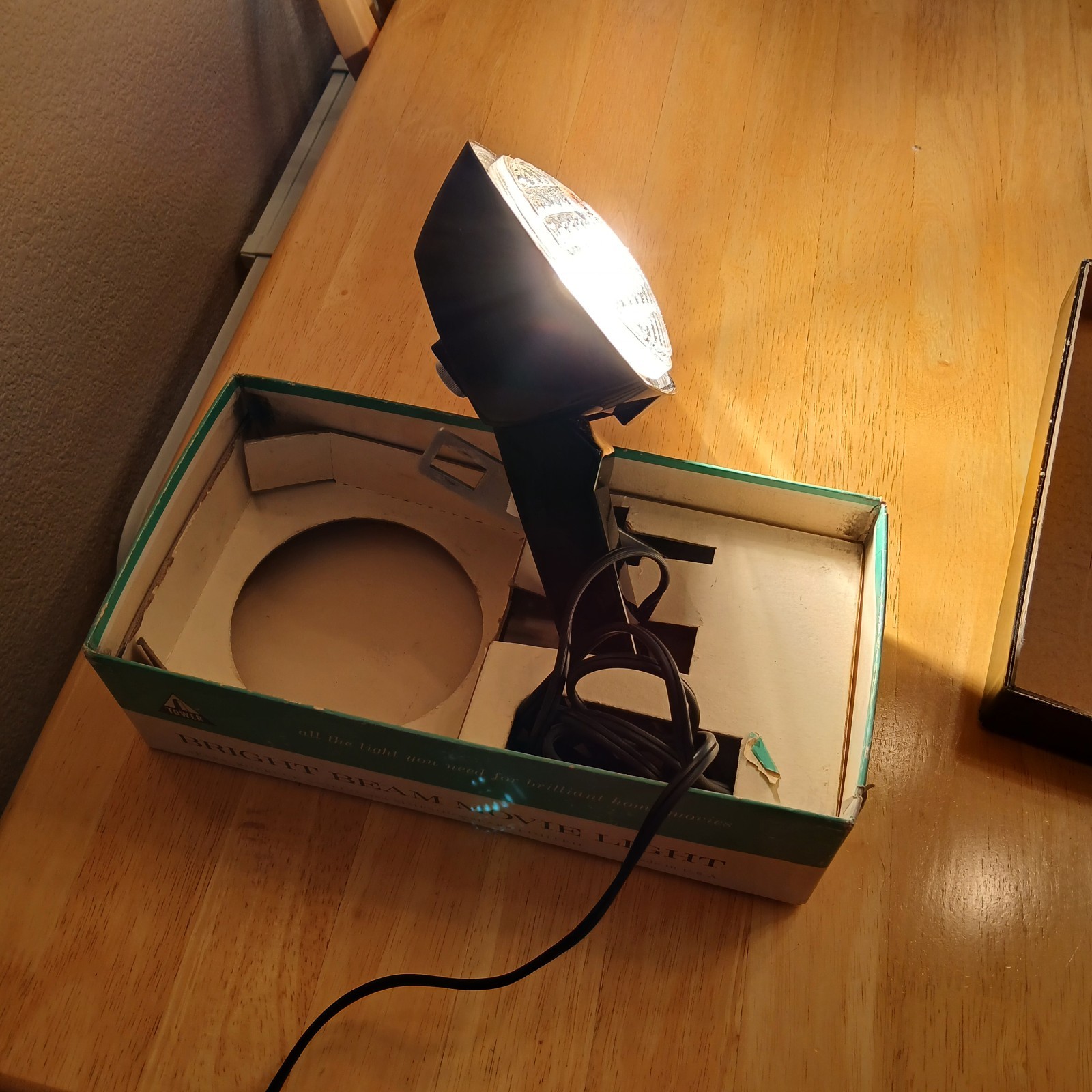Vintage Sears Tower Bright Beam Movie Light w/ Box – Tested & Working