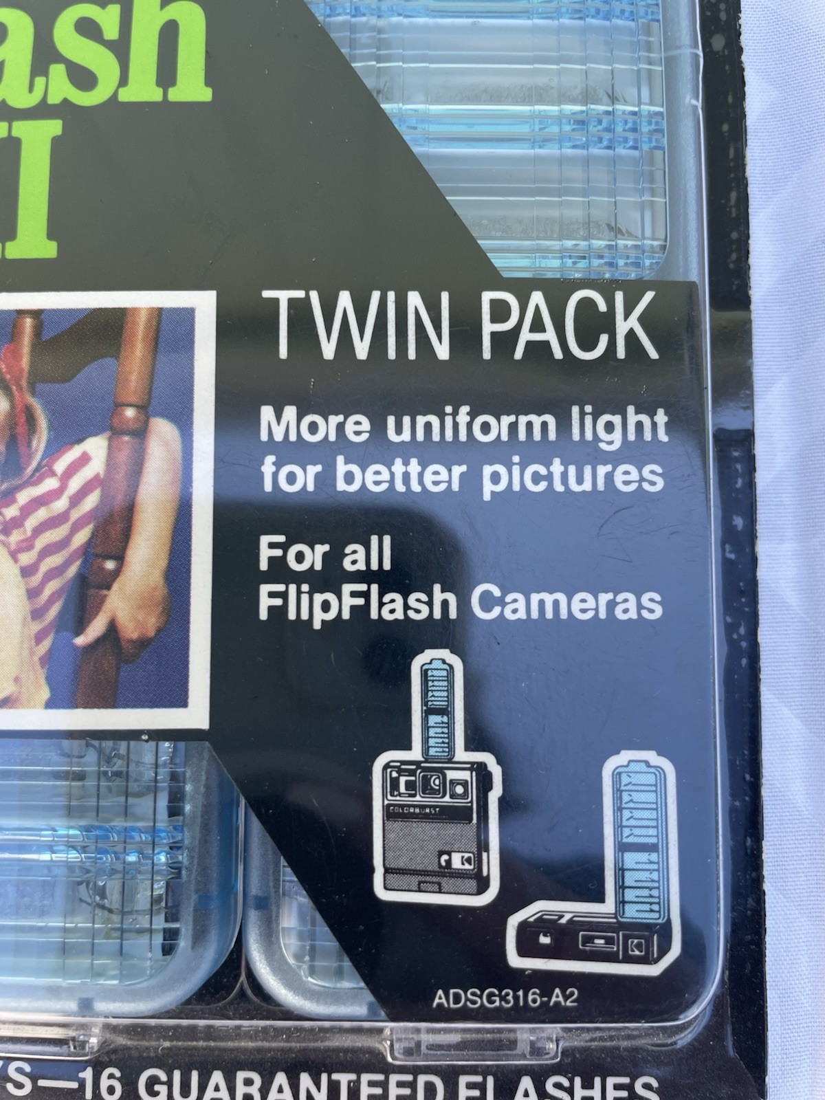 GE Flip Flash II Twin Pack Original Packaging 16 Flashes New Old Stock