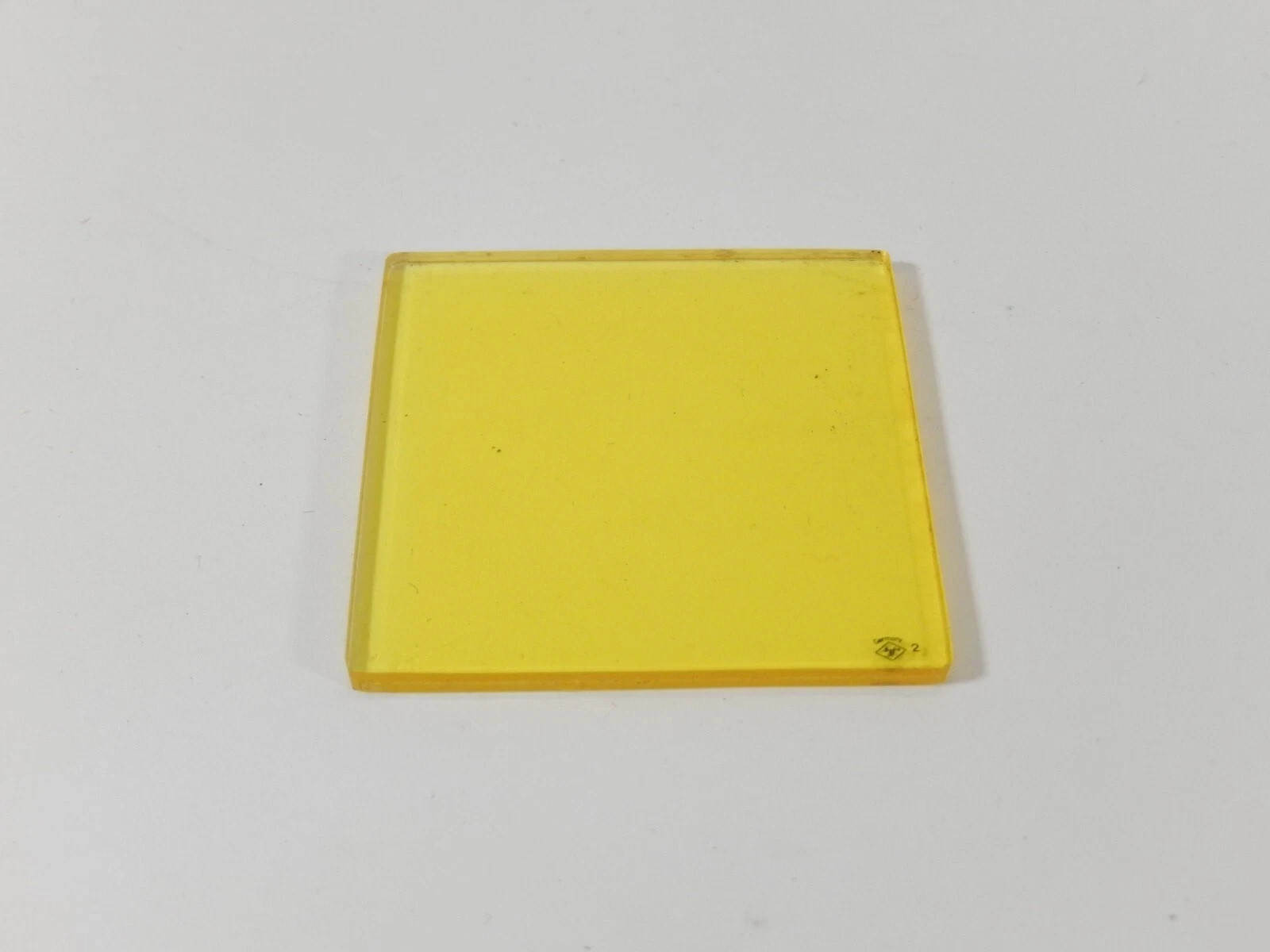 VINTAGE AGFA GERMANY 1 3/4″ X 1 3/4″ YELLOW GLASS DROP-IN FILTER