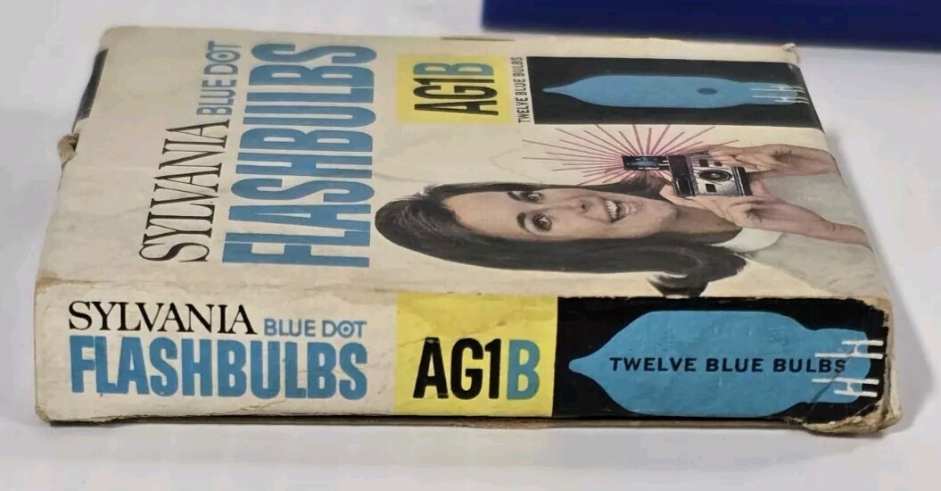 Sylvania Flashbulbs Blue Dot AG1B 1 Box of 12 Only 11 Left Vintage Blue Bulbs