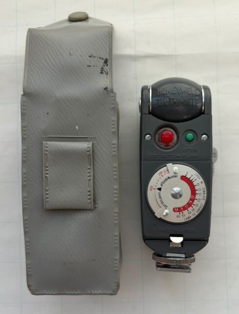 Vintage HONEYWELL TILT-A-MITE Camera Flash Collapsible Fan Style w/ Case