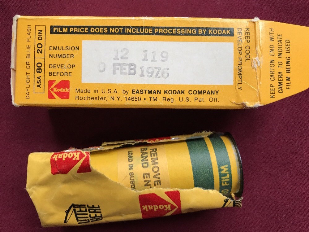 LOT OF 17 Vintage Flashbulbs Blue Dot GE & Sylvania M-3 + CX620 Film (1976)
