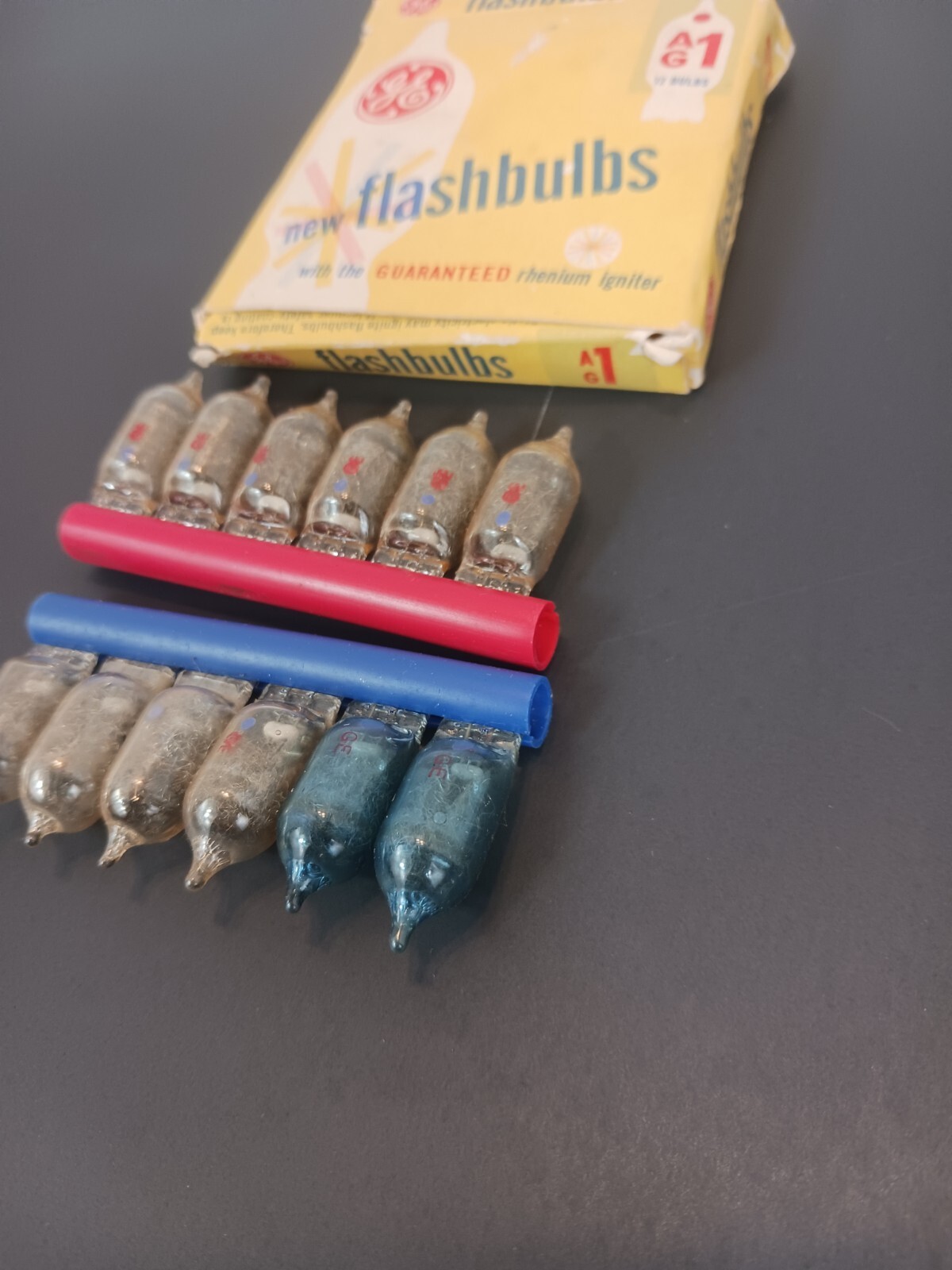 Vintage GE Flashbulbs Untested AG1 Photo Lamp Dept Original Box See Pics