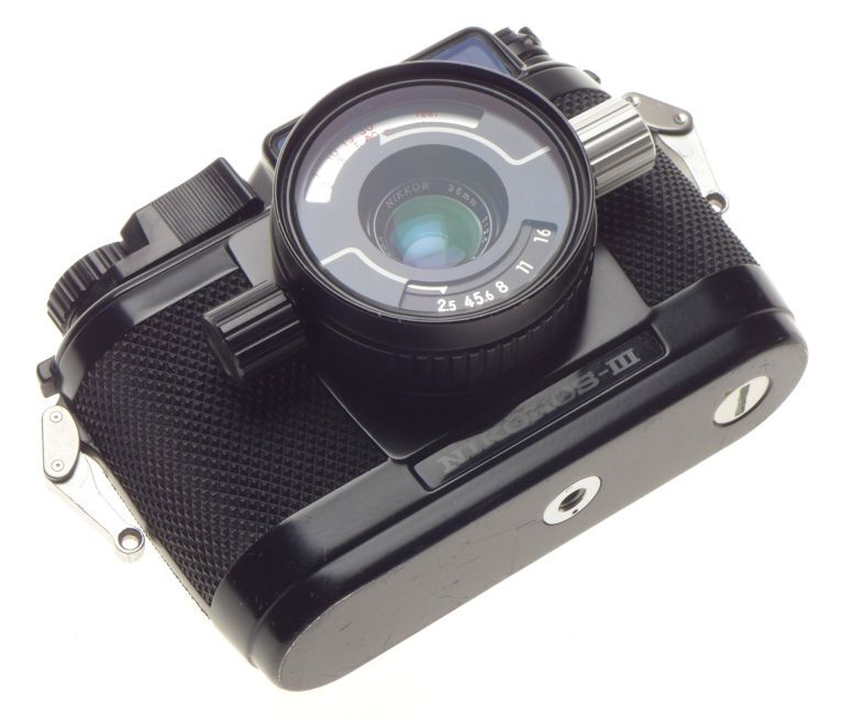 Nikonos iii underwater film camera nikon nikkor 35mm 1:2.5 lens original pouch