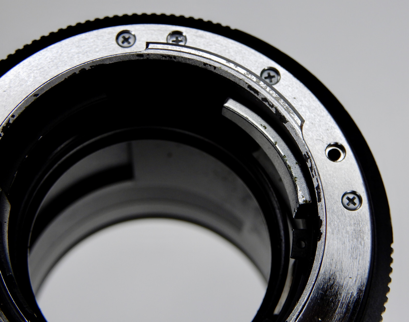 Leica Focusing Helicoid for 100mm f2.8 APO-Macro-Elmarit-R ………… Minty
