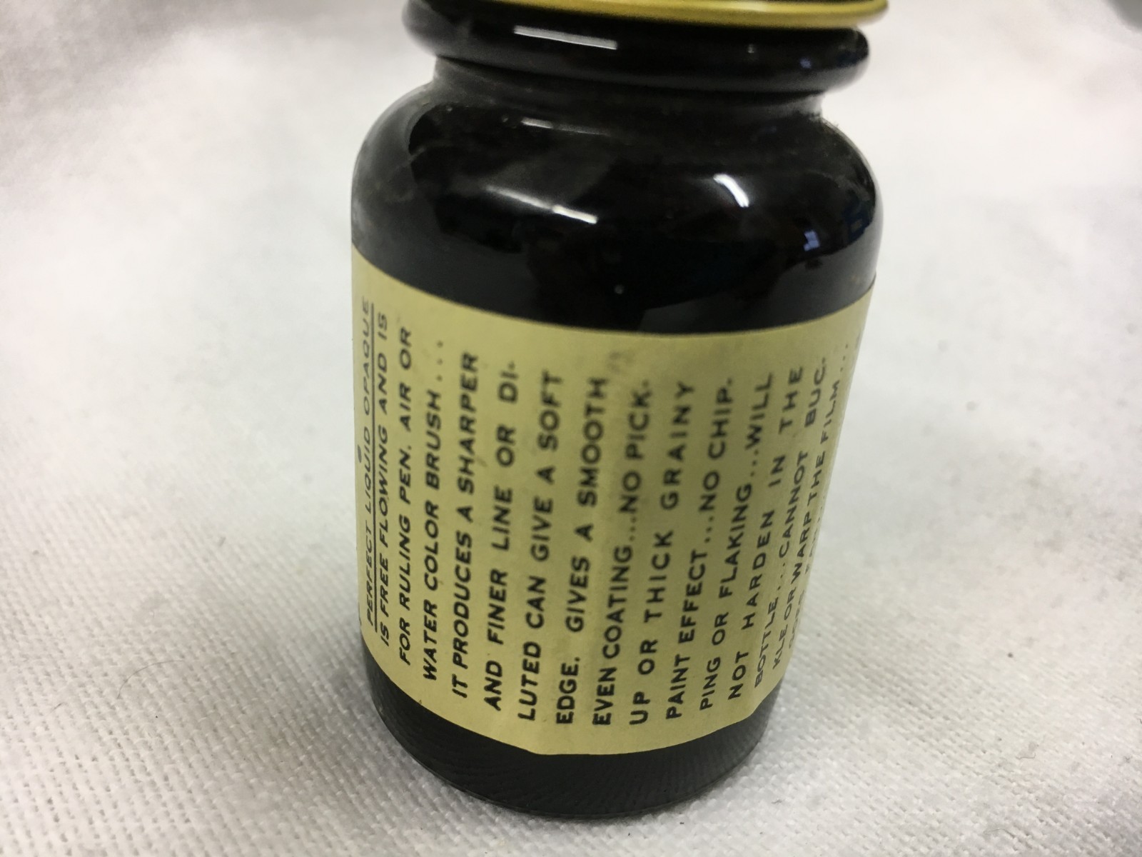 1 Ounce Bottle of Perfect Opaque Liquid Film Print Retouching