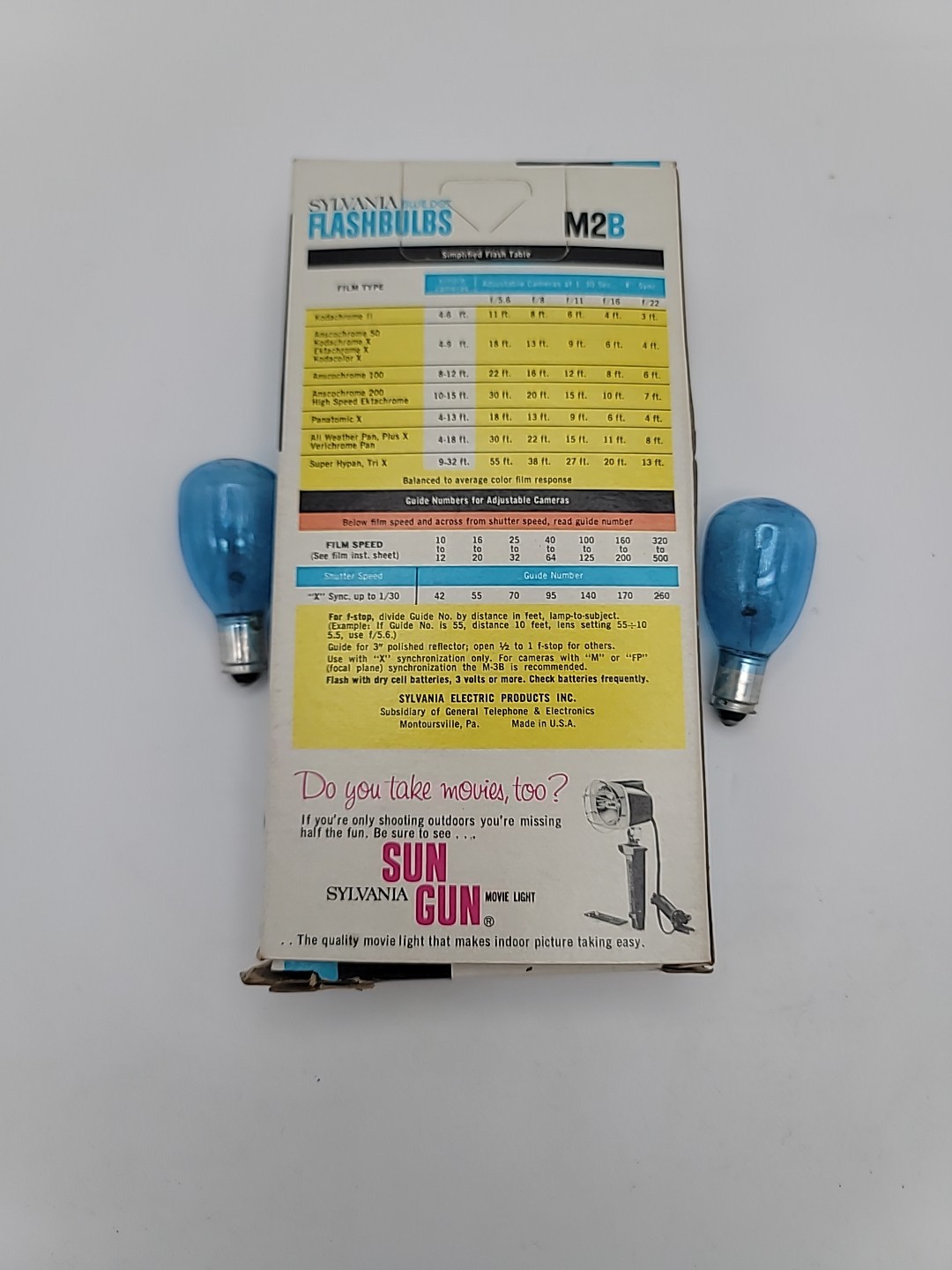 Vintage M2B Flashbulbs Lot of 14 Sylvania Blue Dot & GE Camera Flash Bulbs NOS