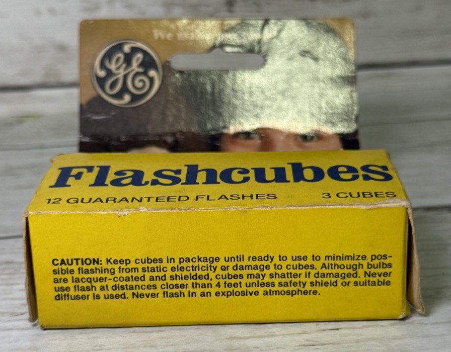 Vintage GE Flashcubes Camera Flash Cubes 3 Pack 12 Flashes Photography