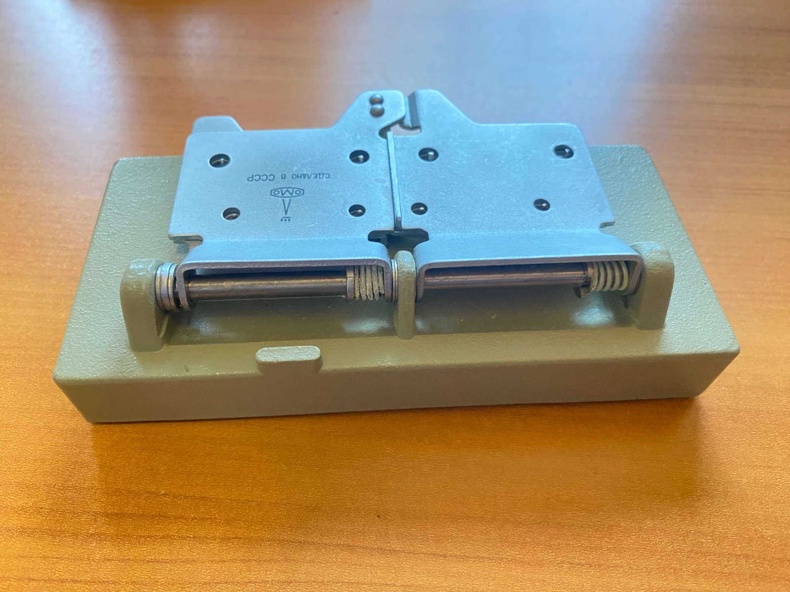 MPP-4 Universal press for splicing amateur films 8-16 mm and super-8. USSR.