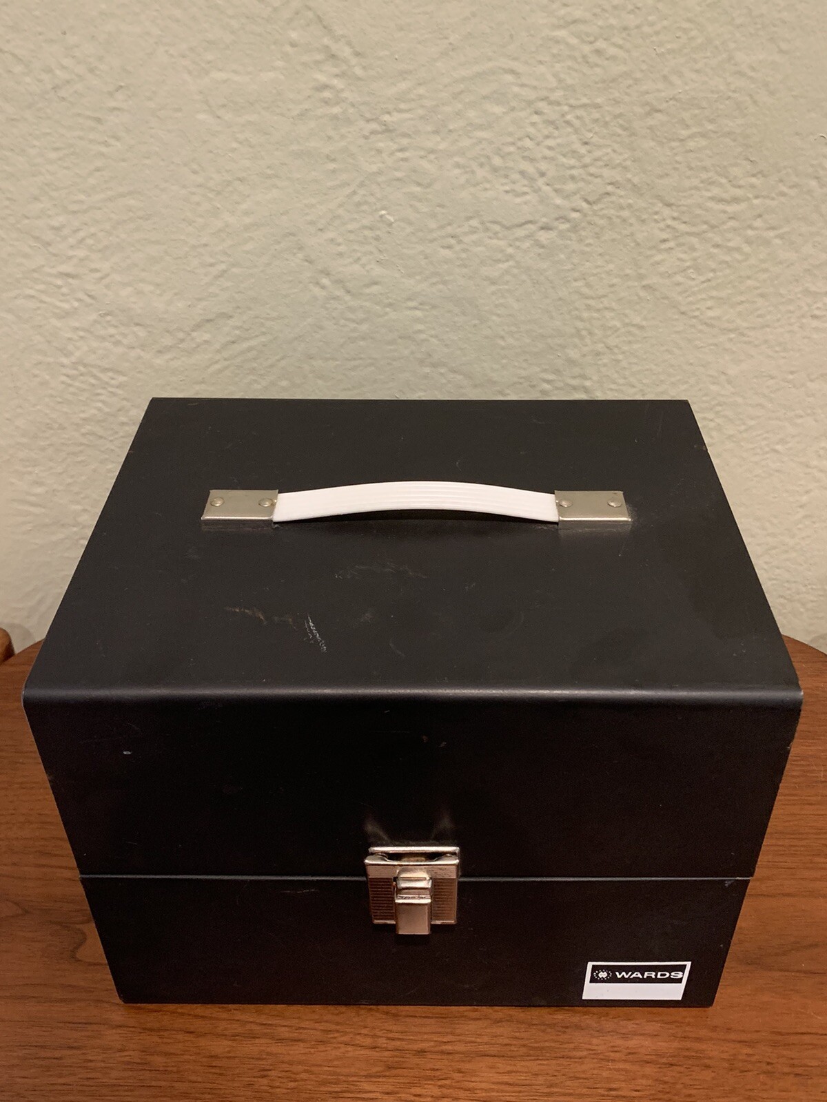 WARDS | Metal Home 8mm 12 Slot Reel Storage Carrying Case