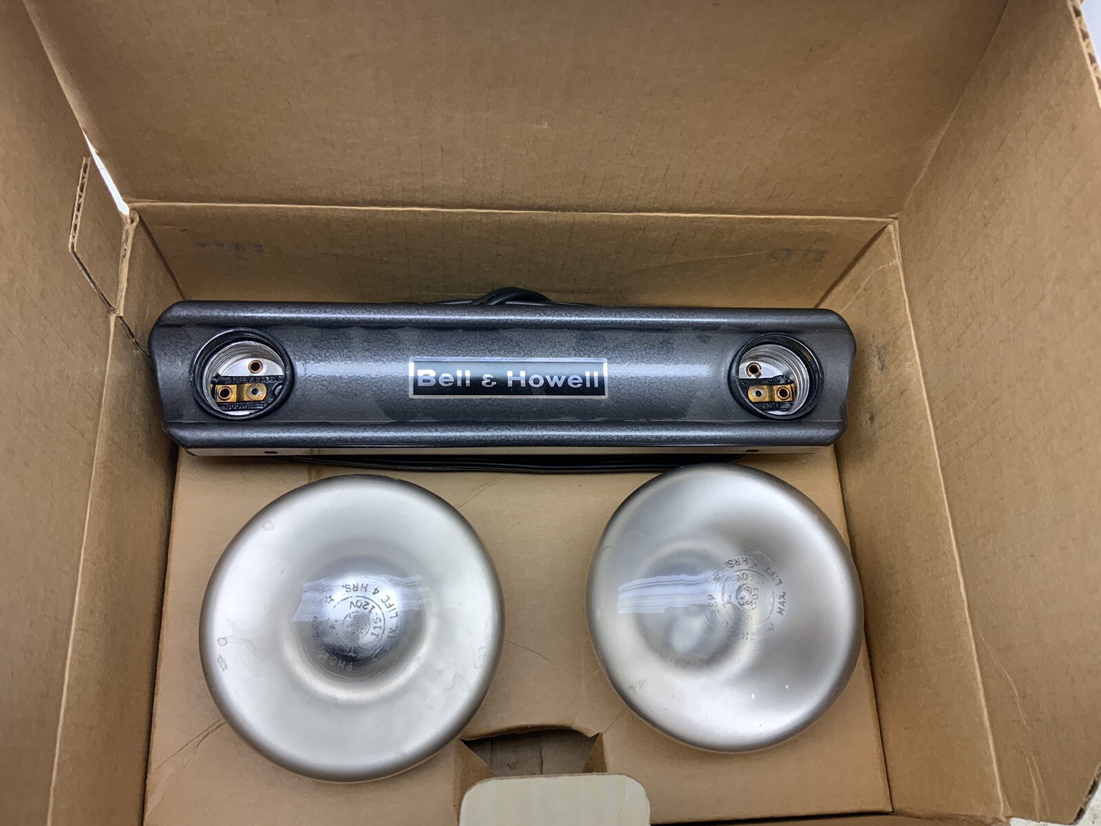 Vintage Bell & Howell Light Bar Flood Lamp 2 Bulbs Working Videography Box