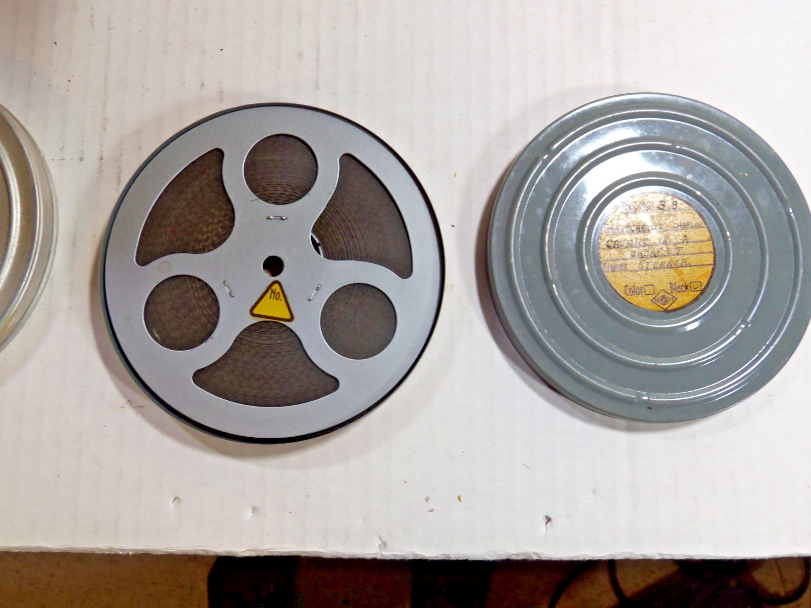 Fodeco 8mm Film Ejector Library Box Model 812 Carry Case with Old Movies