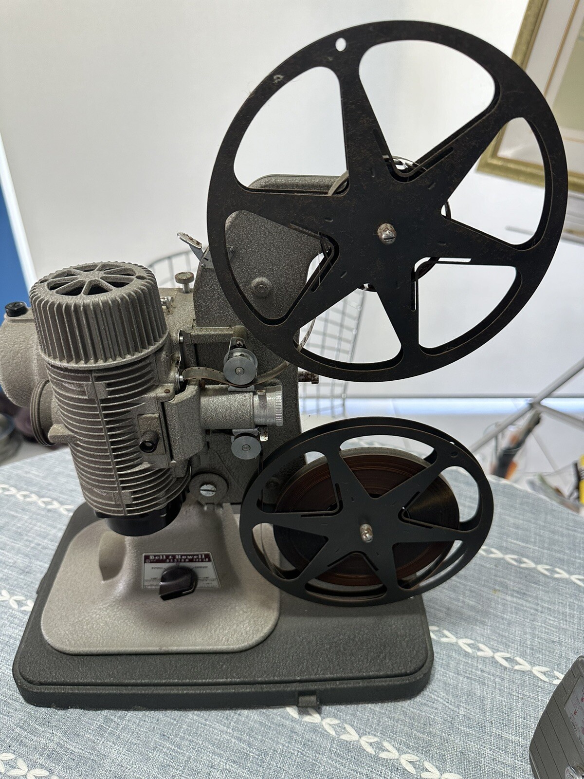 Lot Of 6 Vintage Movie Cameras And A Movie Projector