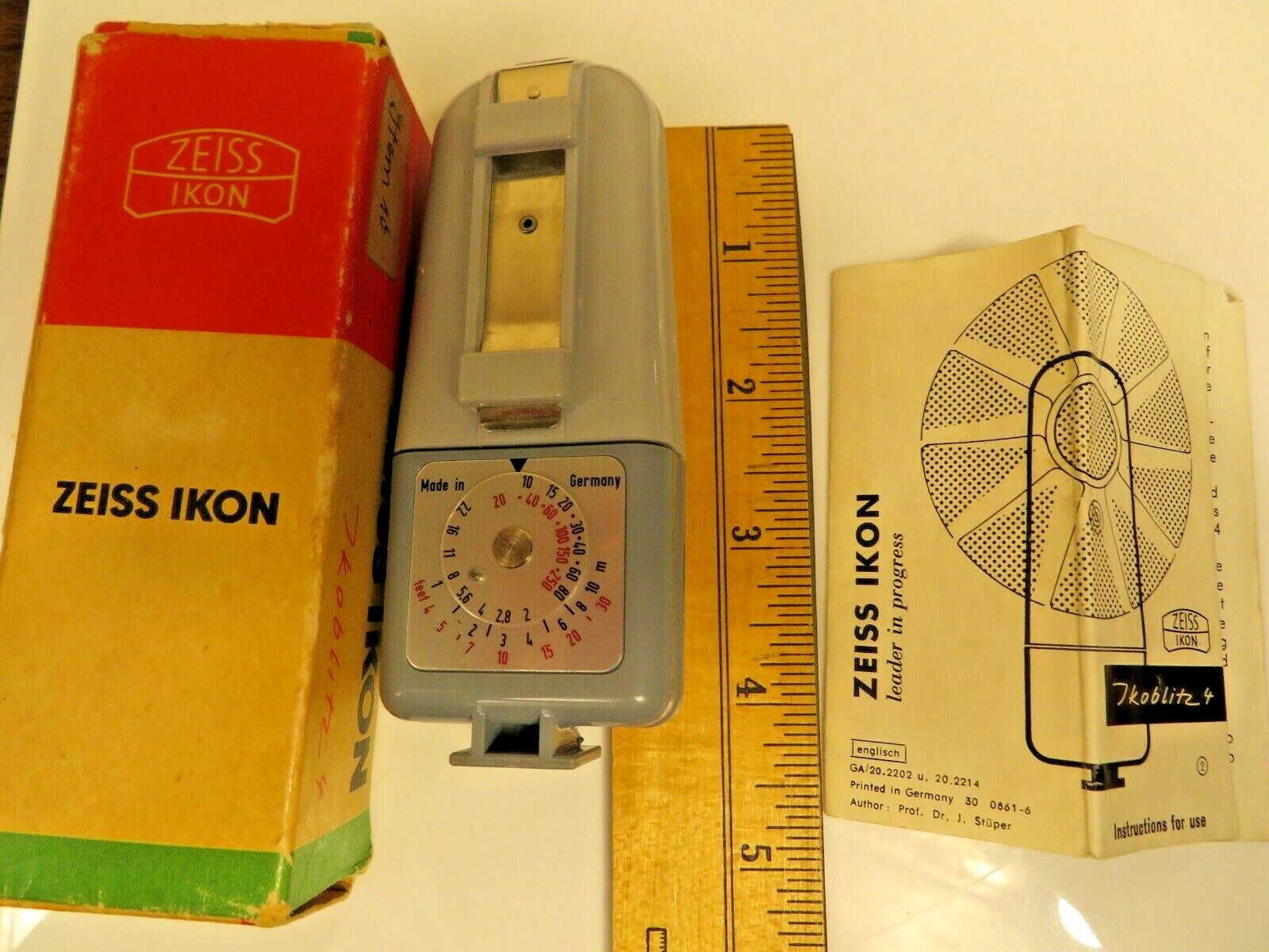 Vintage Cordless ZEISS IKON IKOBLITZ 4 Germany Capacitor Camera Flashgun Photo