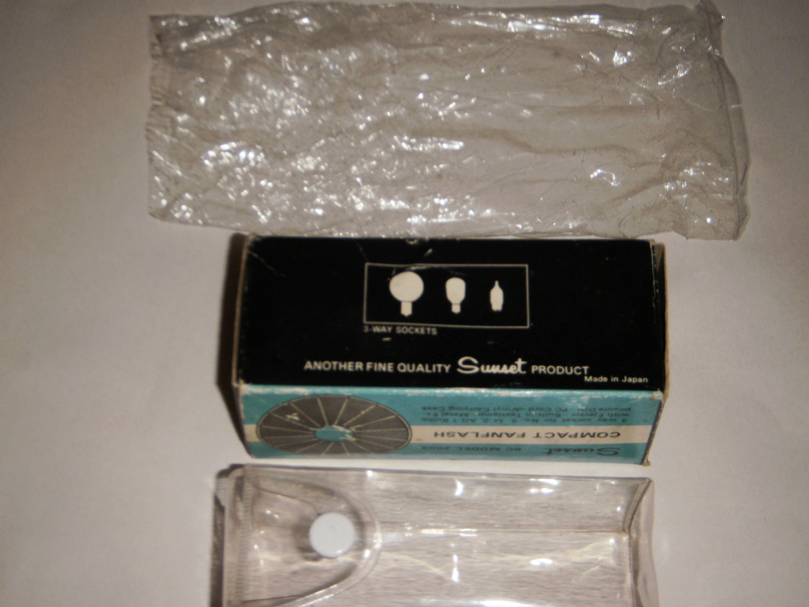 VINTAGE SUNSET COMPACT CAMERA FANFLASH BC MODEL 200X JAPAN GREY 3 WAY SOCKET