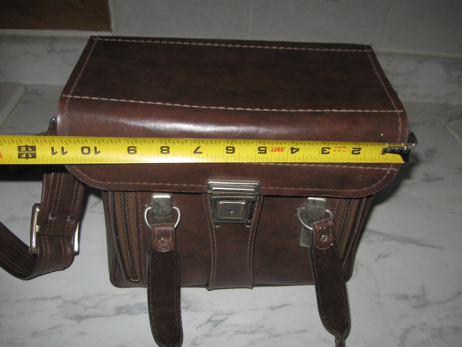 Vintage 11″ x 9″ x 7″ – Brown Leather Camera Bag / Case – With Strap doctor