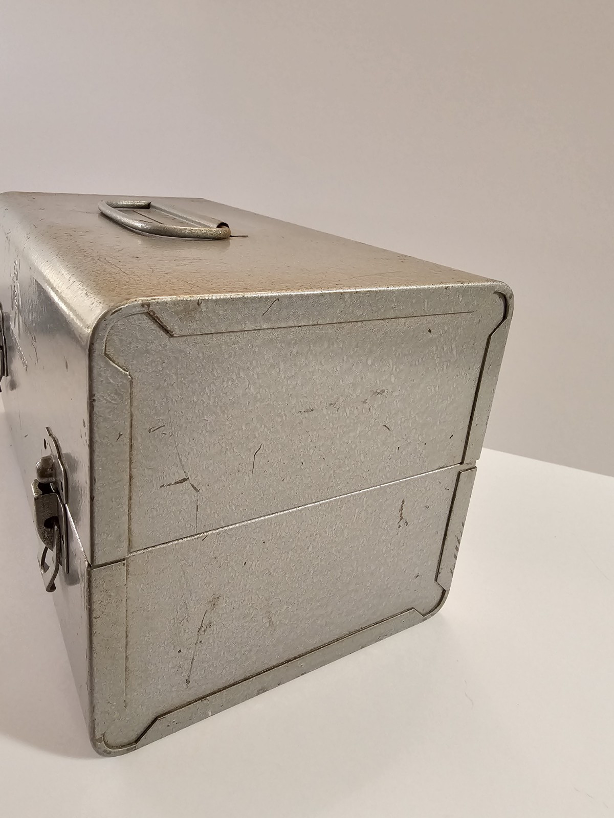 Brumberger Movie Case For 8mm Movies 5″ Canister Tins No Reels Or Film
