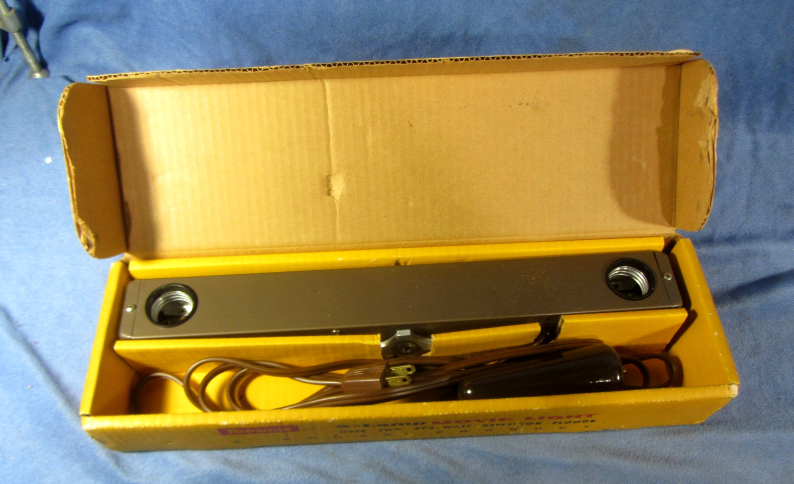 Vintage Kodak 790 Brownie 2-Lamp Movie Photo Light Bar w/ Handle & Original Box