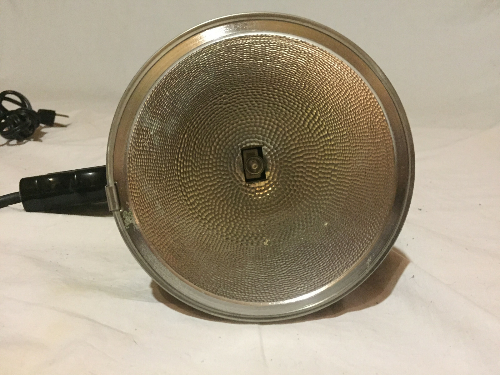 Vintage Sylvania Sun Gun SG-77A Movie Light with Charger Battery Pack, Prop?