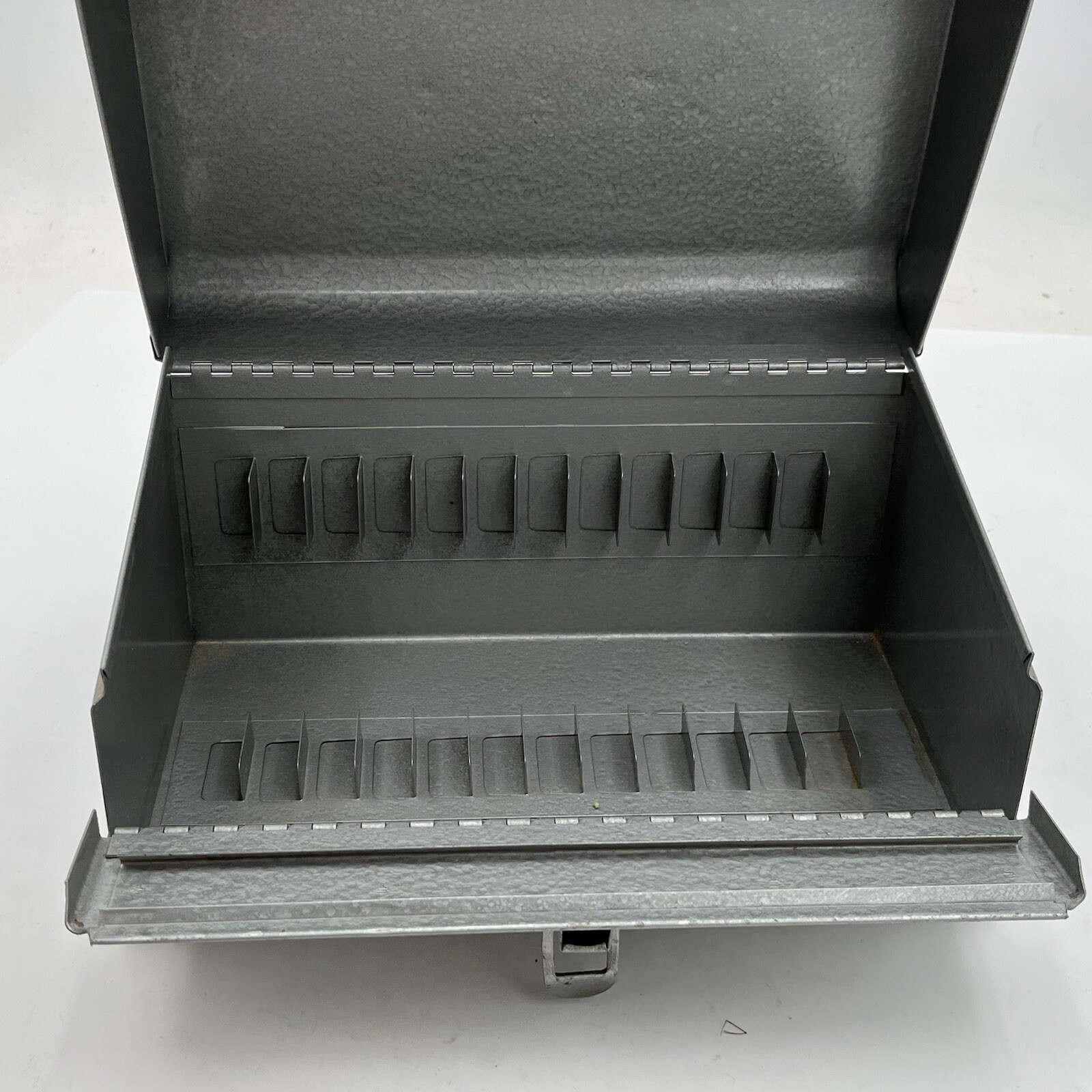 VTG Metal 8mm Movie Film Reel Can Storage Box Slotted 13 Slots For 5″ Reel Cans