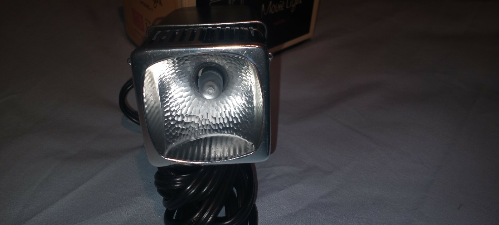 KODAK INSTAMATIC MOVIE LIGHT MODEL 1, NO. D375, MADE IN U.S.A., IN ORIGINAL BOX
