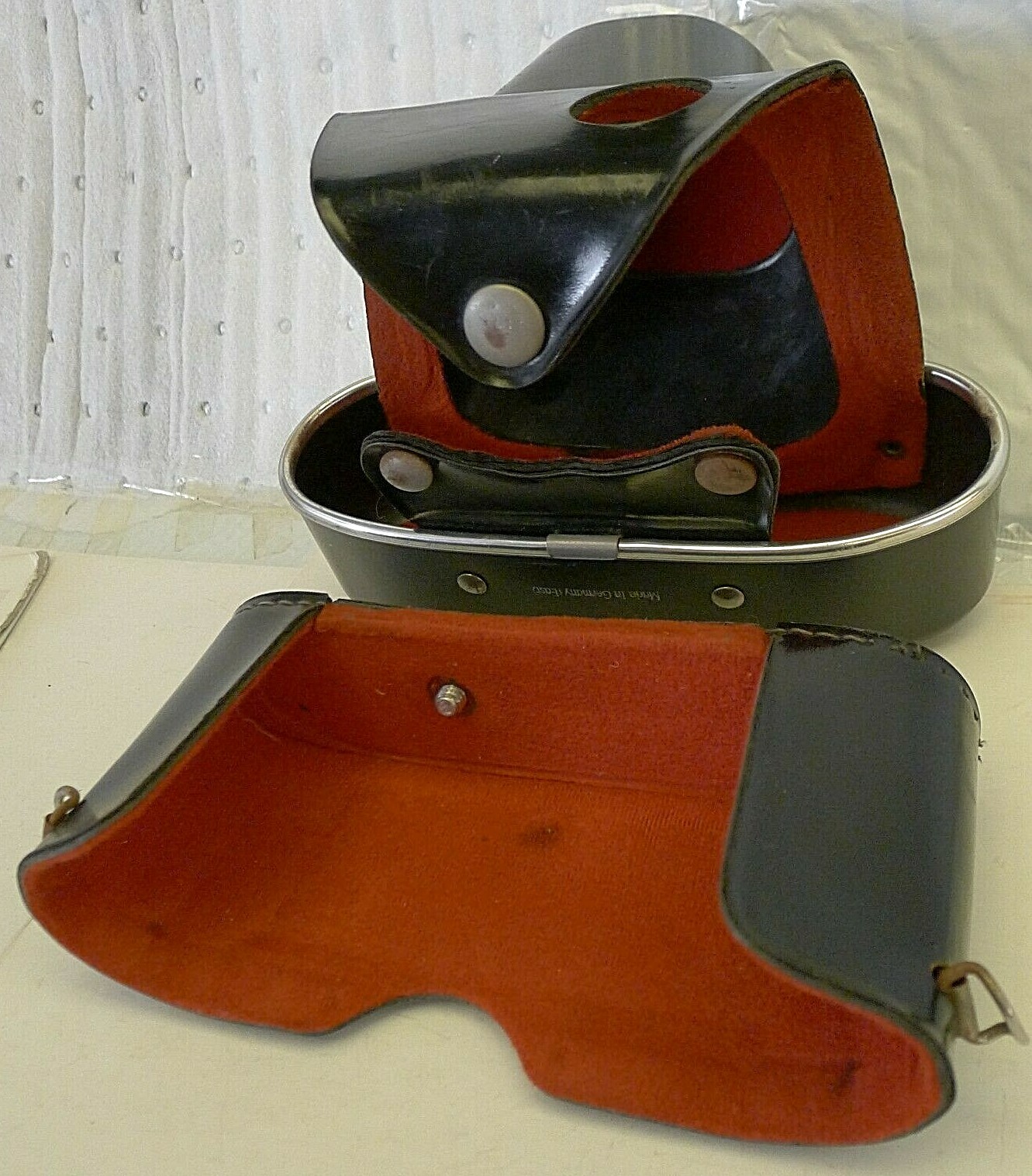 Original Vintage Pentacon Camera Snap Hard Case – Made in East Germany