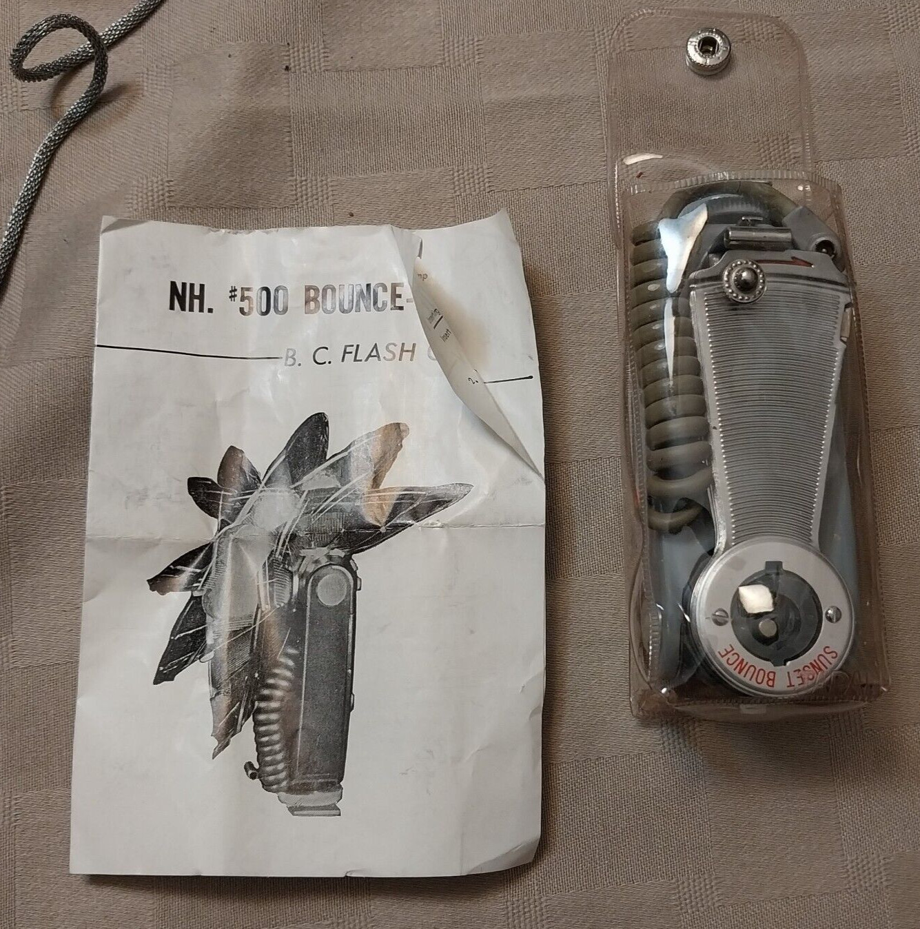 VTG NH SUNSET 500 BOUNCE-LITE BC FLASH GUN w/Manual. No Reflector. UNTESTED