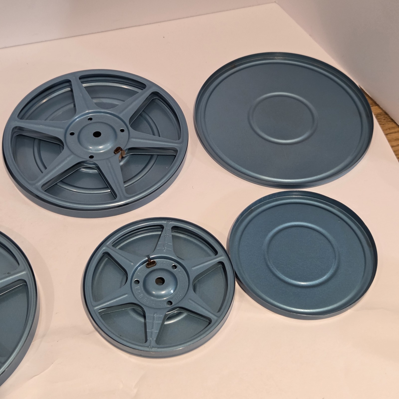 Vintage Compco Corp 8mm EMPTY Film Reels + Canisters Lot of 4 Blue Silver Metal
