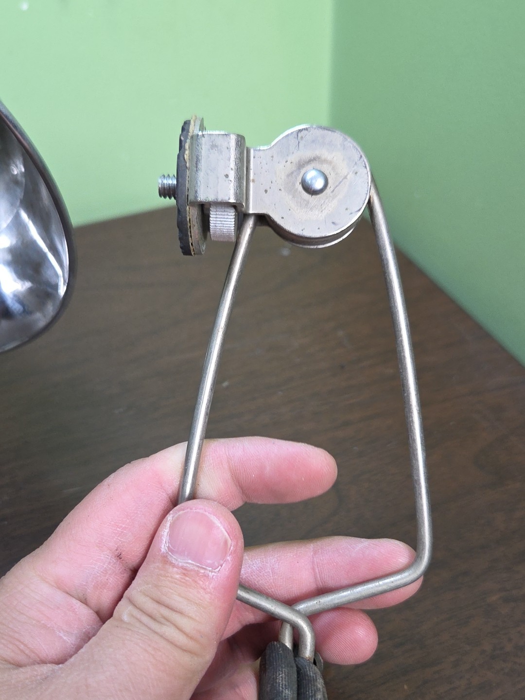vintage Minicam Graflex flash handle with a reflector 2776