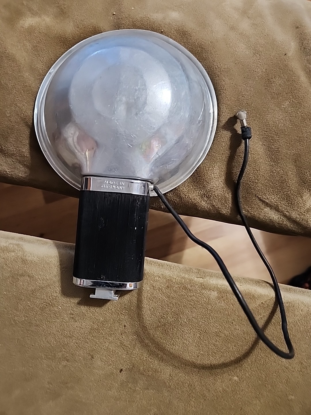 Vintage AGFA Universal Shoe mount FLASH. Made in Germany