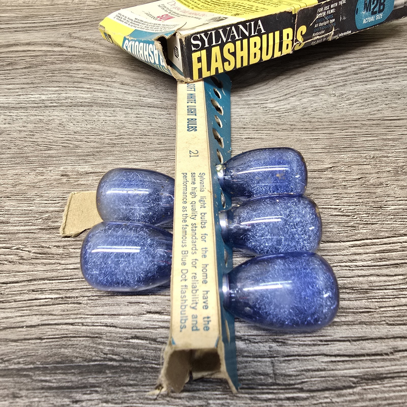 Vintage Sylvania Blue Dot M2B Flashbulbs Partial Pack 5 Bulbs w Original Box