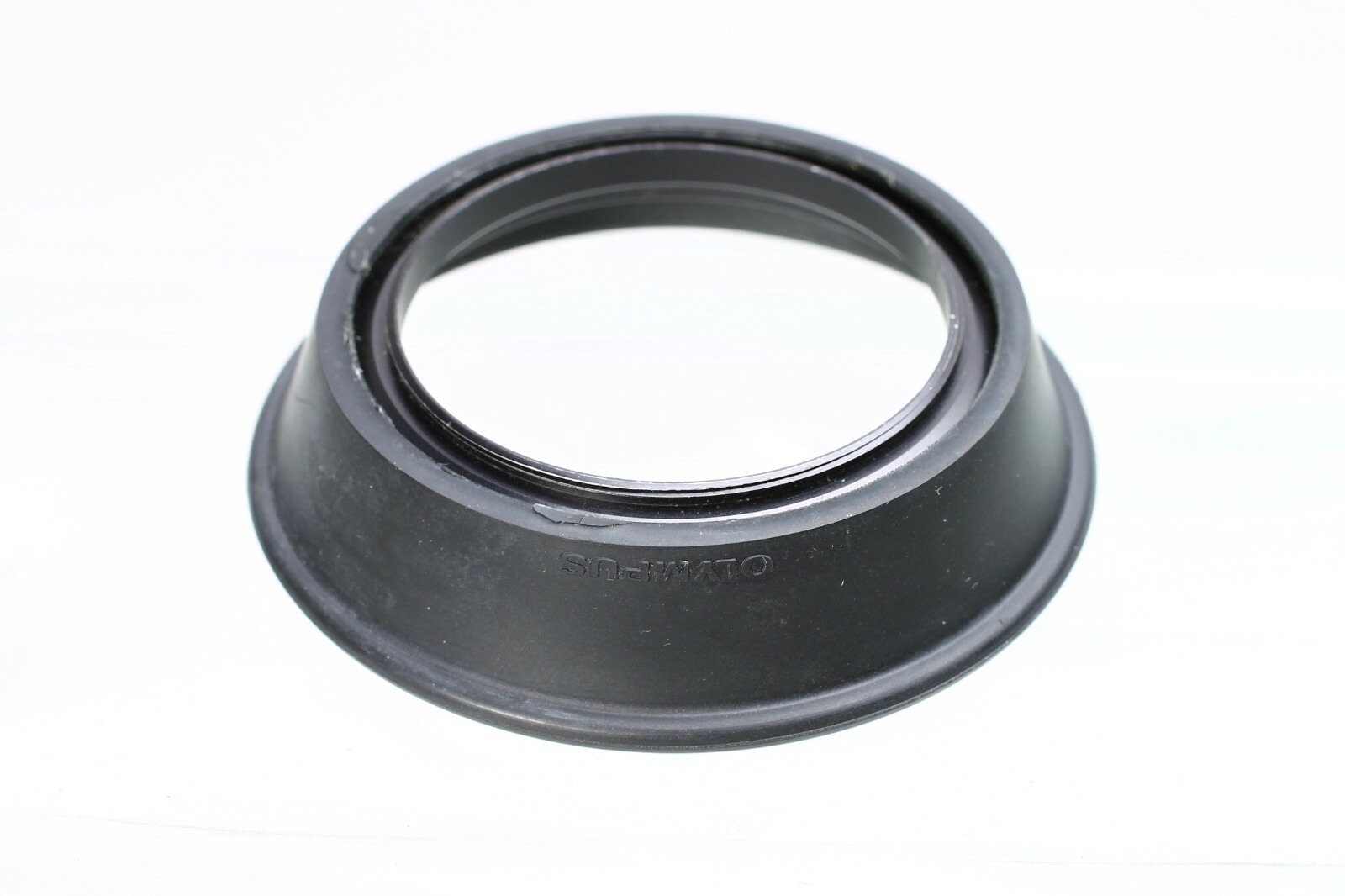 OLYMPUS OM 28MM F/2.8 RUBBER SCREW IN LENS HOOD SHADE