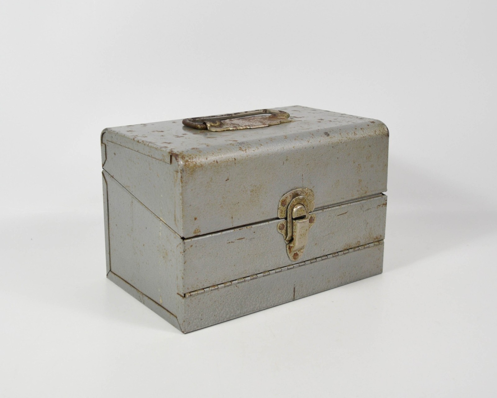 Vintage Metal Terryville Eagle Lock Storage Case w/ 12 Empty Film Reel Canisters