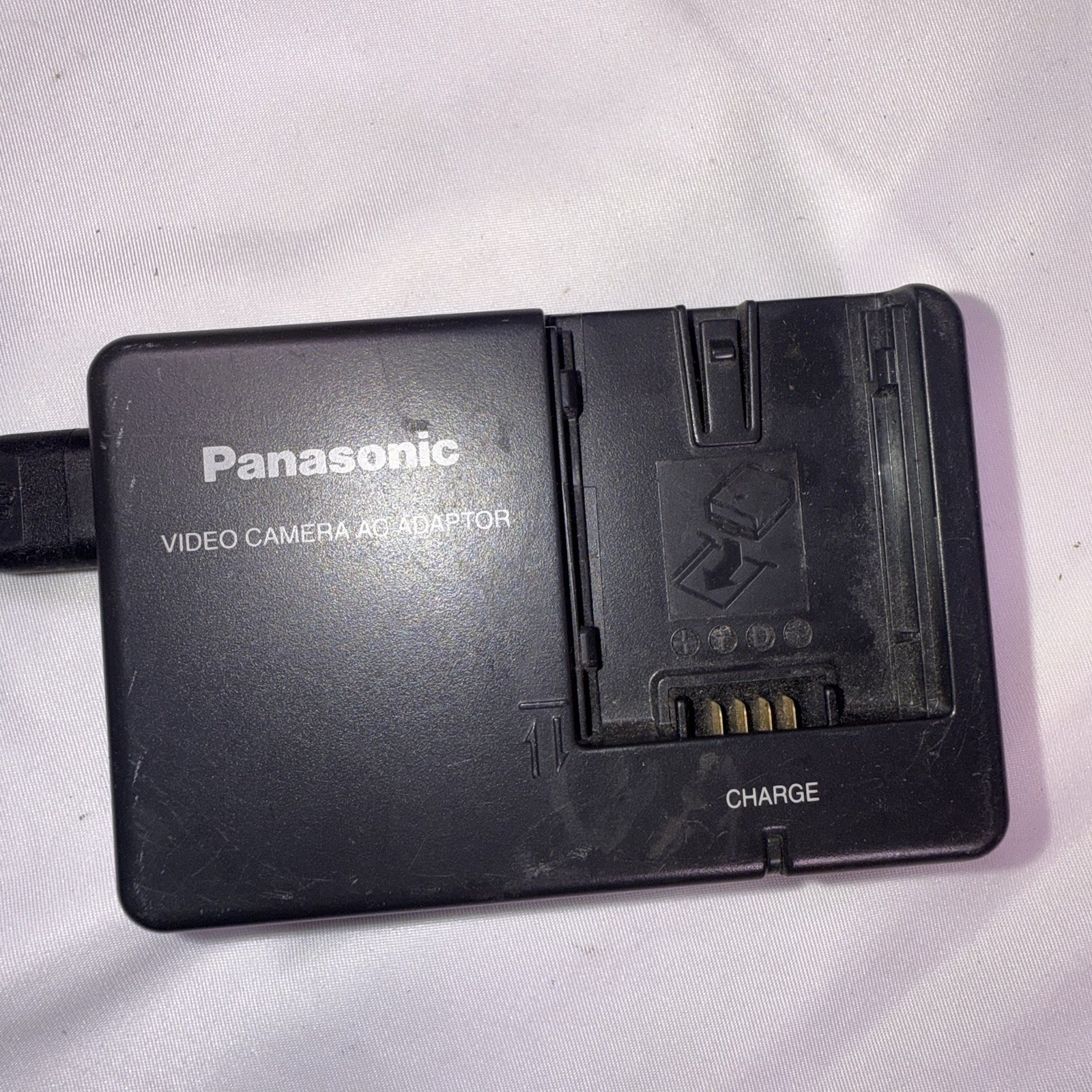 Lot Of 18 Camera Chargers & Vintage Polaroid EE100 ***Untested***